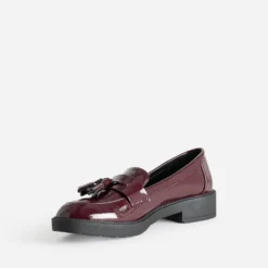 Mocassin bordeaux verni à pampilles