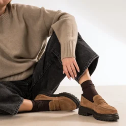 Mocassin camel cuir velours semelle crantée