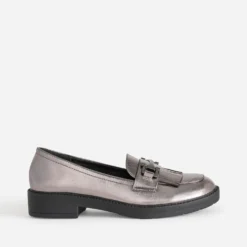 Mocassin gris foncé métallisé à franges