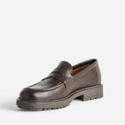 Mocassin marron cuir semelle crantée