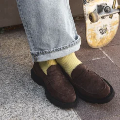 Mocassin marron cuir velours semelle crantée