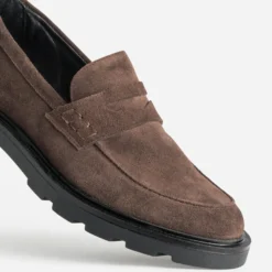 Mocassin marron cuir velours semelle crantée