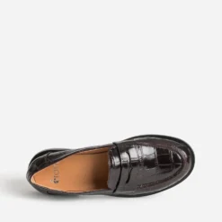 Mocassin marron verni embossage effet croco