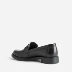 Mocassin noir cuir bord cranté éco-conçu
