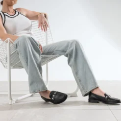 Mocassin noir cuir détails clous bombés