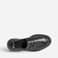 Mocassin noir cuir semelle crantée