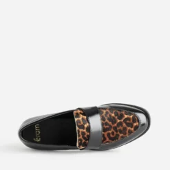 Mocassin noir détails motif léopard