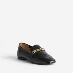 Mocassin noir en cuir chaîne-bijou