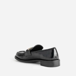 Mocassin noir verni détail doré