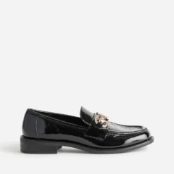 Mocassin noir verni détail doré