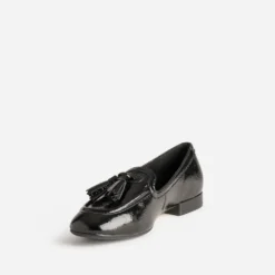 Mocassin noir verni à pampilles
