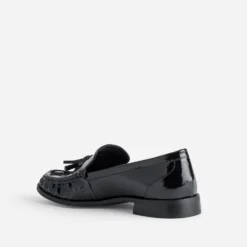 Mocassin noir verni à pampilles