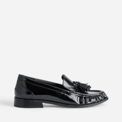 Mocassin noir verni à pampilles