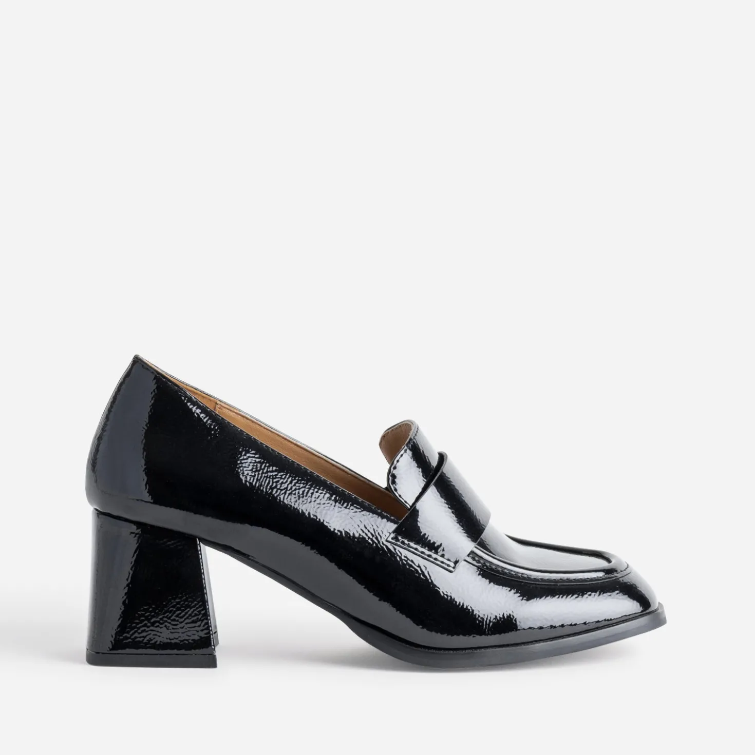 Mocassin à talon noir verni