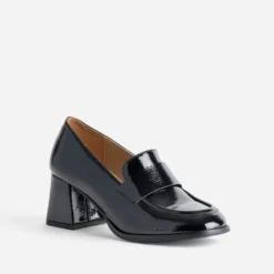 Mocassin à talon noir verni