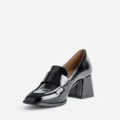 Mocassin à talon noir verni