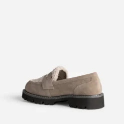 Mocassin taupe cuir velours et sherpa