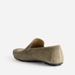Mocassin taupe en cuir velours