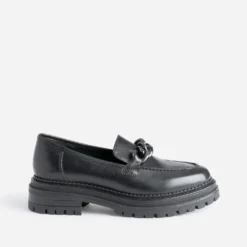 Mocassin TEXTO noir en cuir à semelle crantée