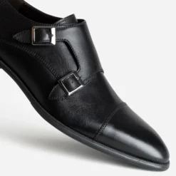 Monk noir cuir bout droit