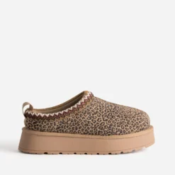 Mule beige cuir velours motif léopard fourrée