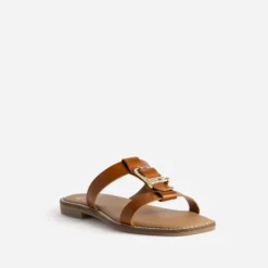 Mule camel cuir boucle fantaisie