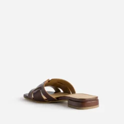 Mule marron cuir verni