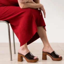 Mule marron foncé cuir semelle effet bois