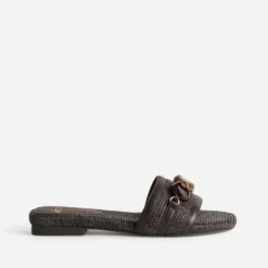 Mule marron tressée décor perles