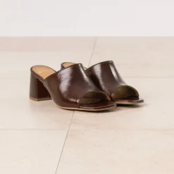Mule marron verni à talon