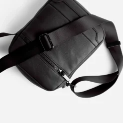 Pochette noire zippée