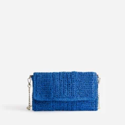 Pochette souple bleue en paille