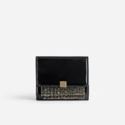Porte-monnaie noir et motif carreaux