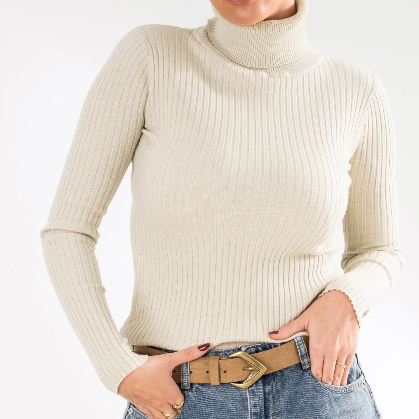 Pull ERAM WEAR beige tricot côtelé col roulé