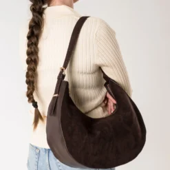 Sac besace marron suédé