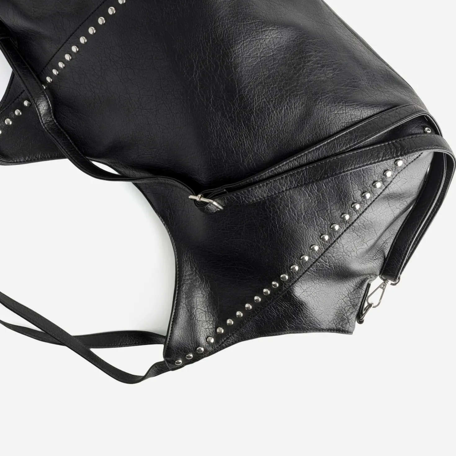 Sac cabas noir décor clous