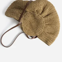 Sac à main beige tressé