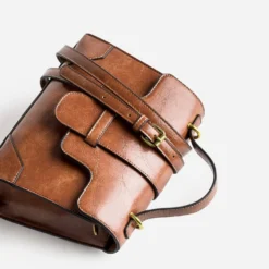 Sac à main cognac forme trapèze