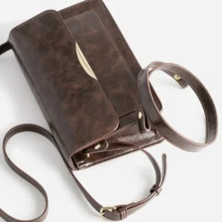 Sac à main marron avec deux bandoulières