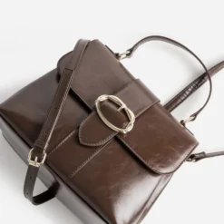 Sac à main marron boucle fantaisie