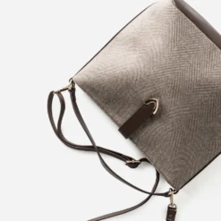 Sac à main marron motif chevrons