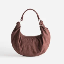 Sac à main marron rougi suédé