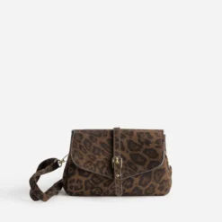 Sac à main marron suédé à motif léopard