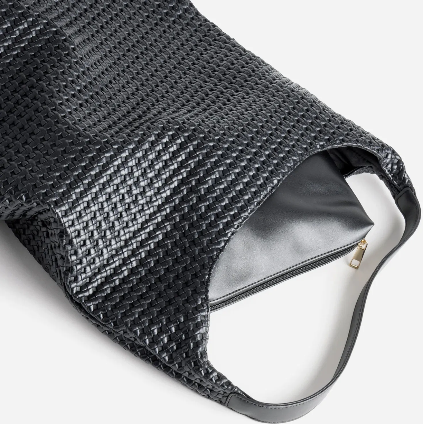 Sac à main noir effet tressé