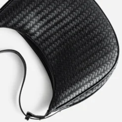 Sac à main noir effet tressé