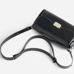 Sac à main noir fermoir fantaisie