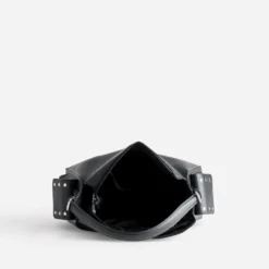Sac à main noir poches cloutées
