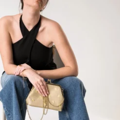 Sac pochette beige brodée fleurs