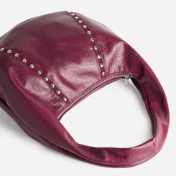 Sac rouge décor clous