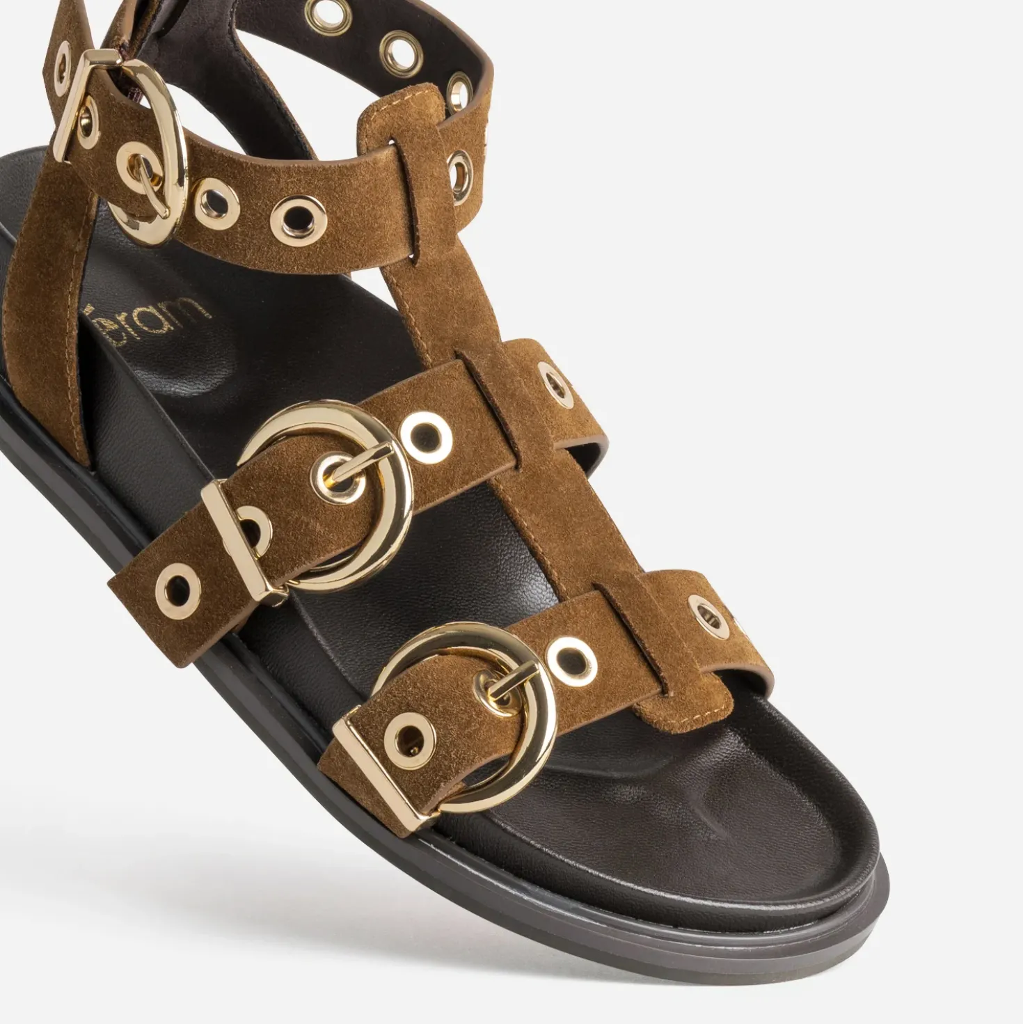 Sandale anatomique camel cuir velours décor œillets
